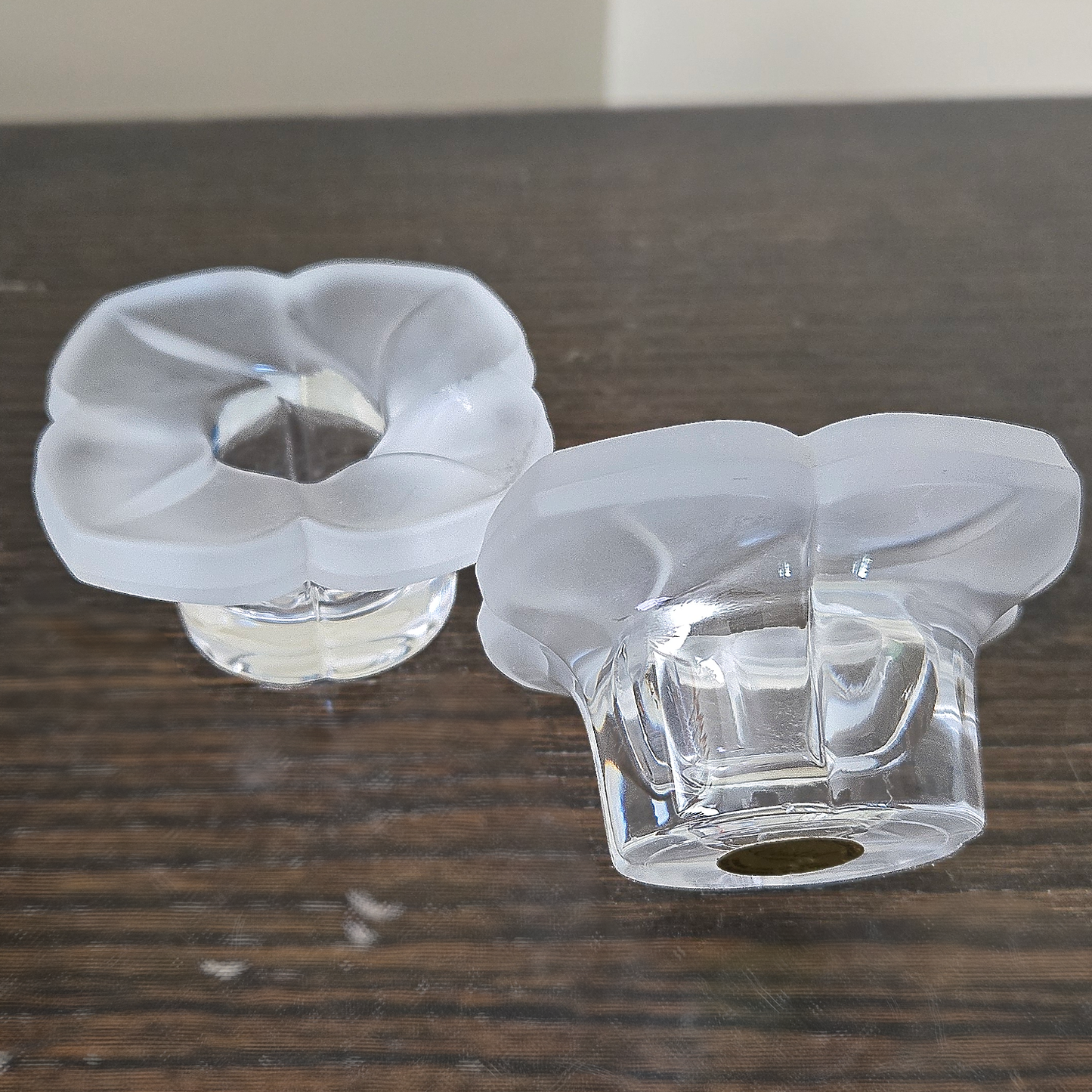 Pre-owned Set Of 2 Cristal France Frosted 24% Lead Crystal Glass Floral Taper Candle Holders